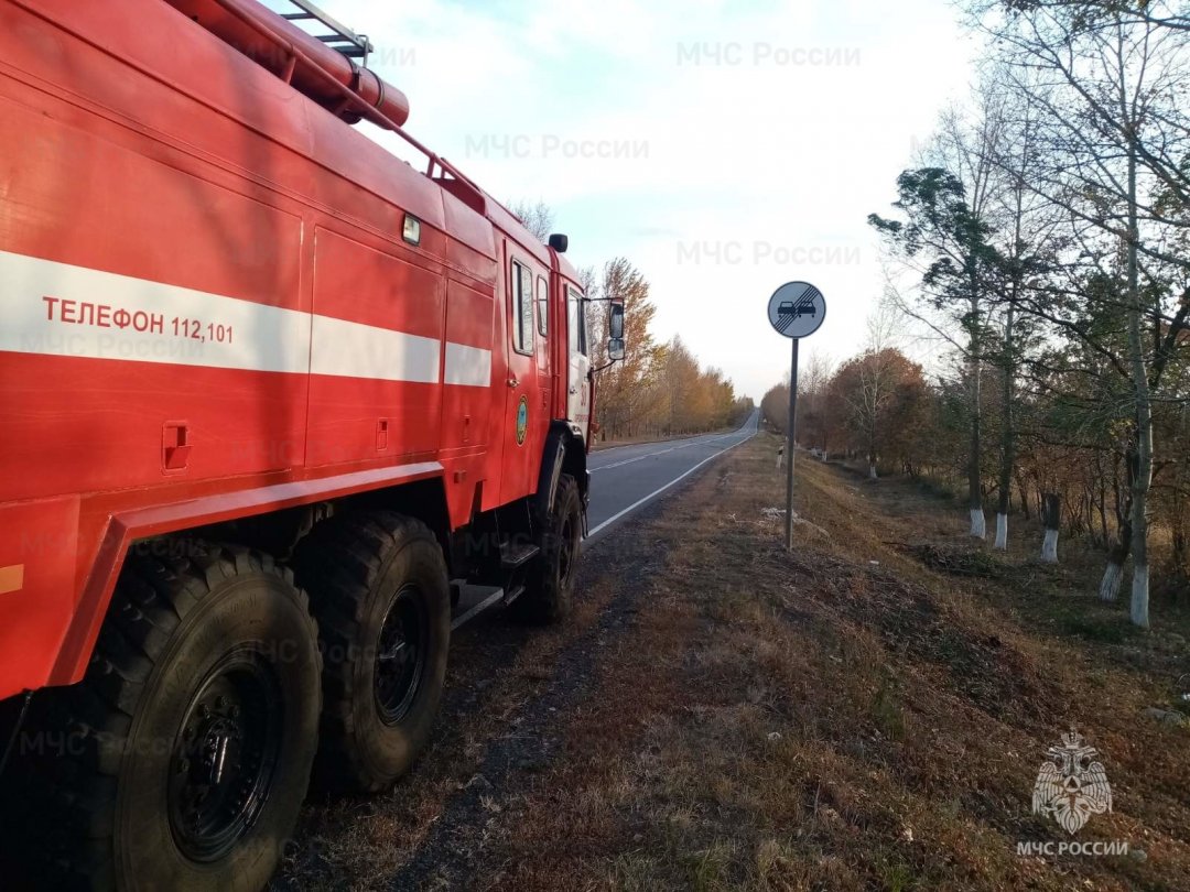 Спасатели МЧС России приняли участие в ликвидации ДТП в селе Береговое Прохоровского района