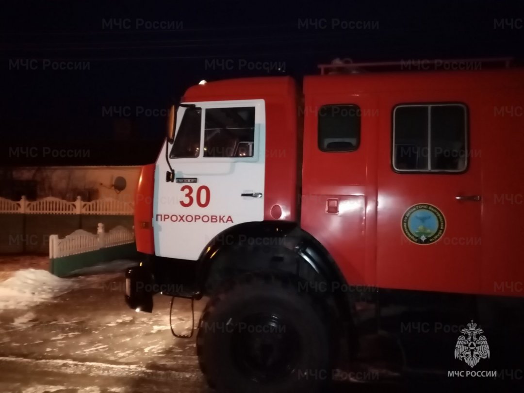 Спасатели МЧС России приняли участие в ликвидации ДТП в селе Береговое Прохоровского района