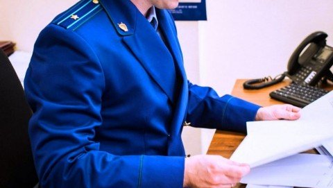 Прокуратурой Прохоровского района поддержано государственное обвинение в отношении местного жителя, обвиняемого в совершении кражи и злостном уклонении от отбывания наказания